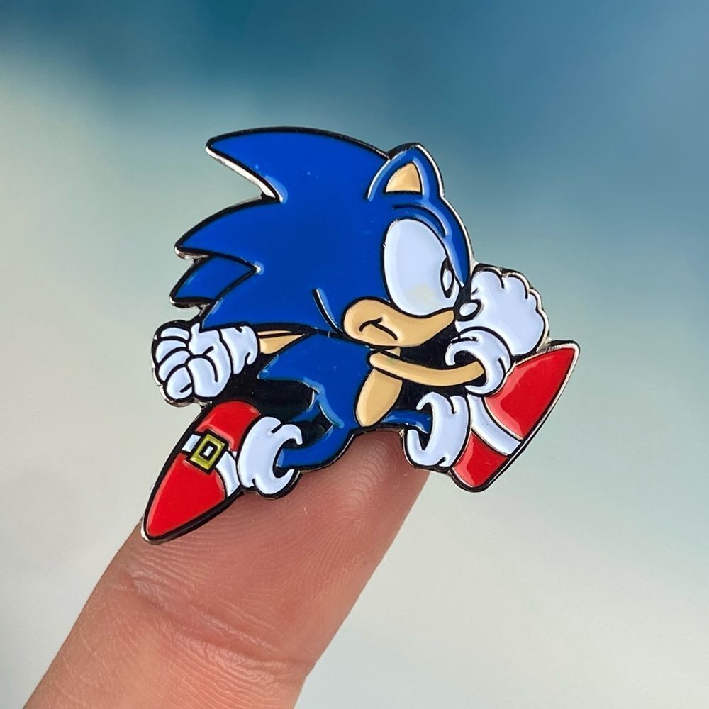 Running Sonic Enamel Pin/ Brooch Lapel
